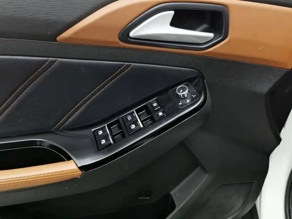 BAIC Senova X35 — фото 9