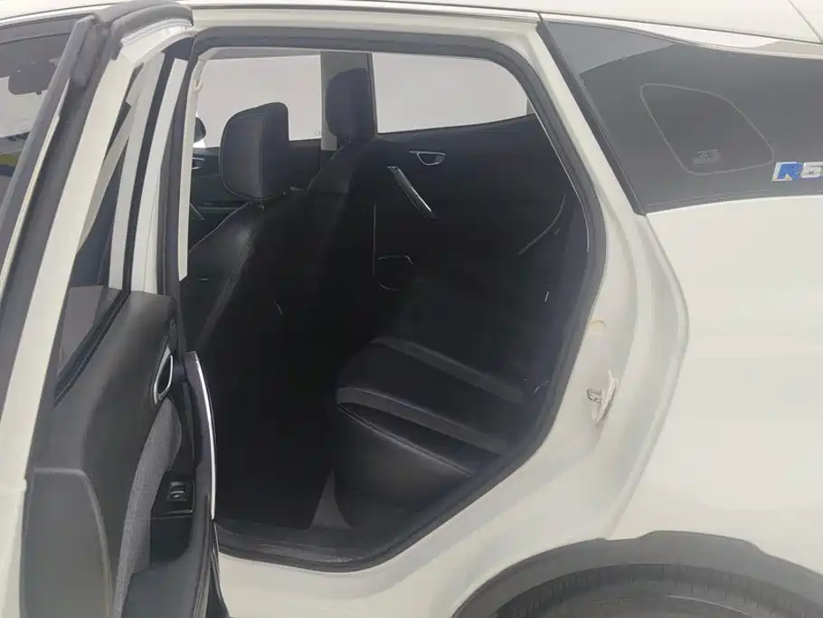 BAIC EX3 — фото 11