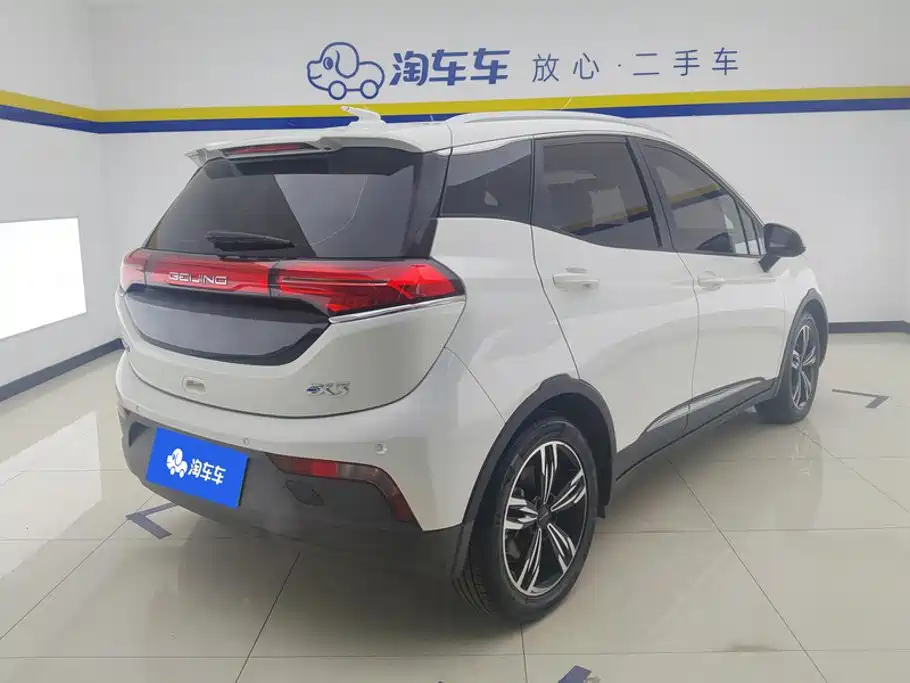 BAIC EX3 — фото 3