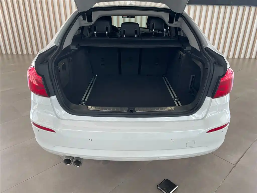 BMW 3 Series GT — фото 14