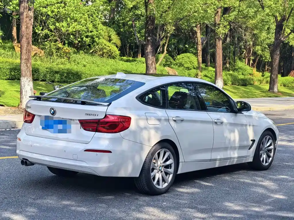 BMW 3 Series GT — фото 8