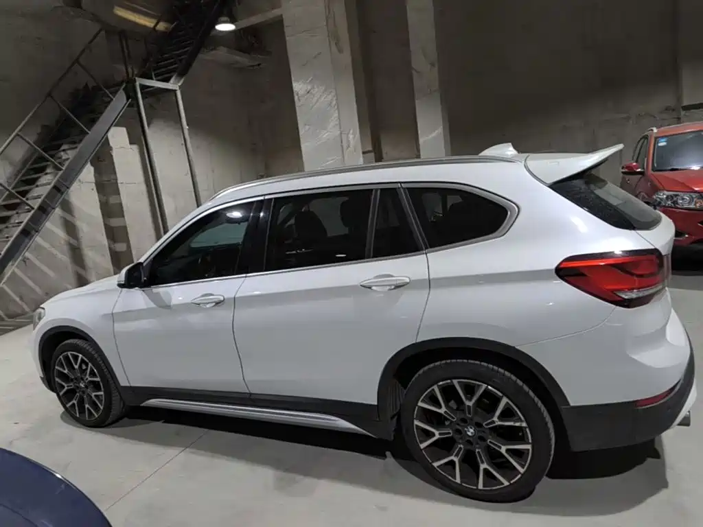 BMW X1 — фото 5