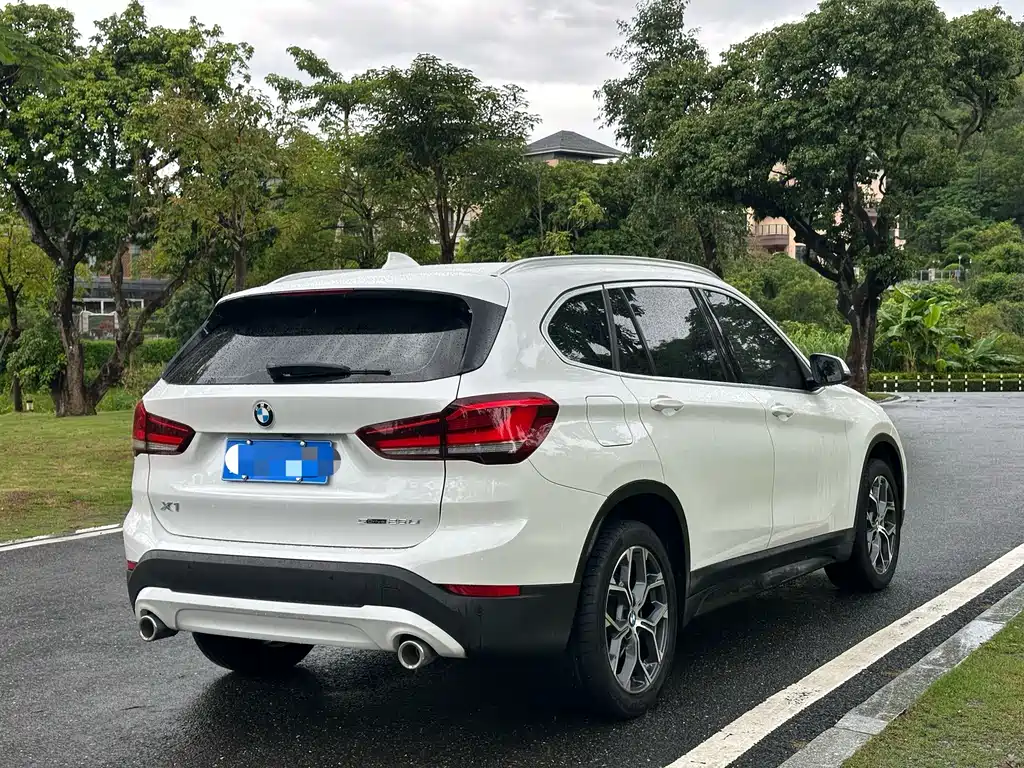 BMW X1 — фото 9