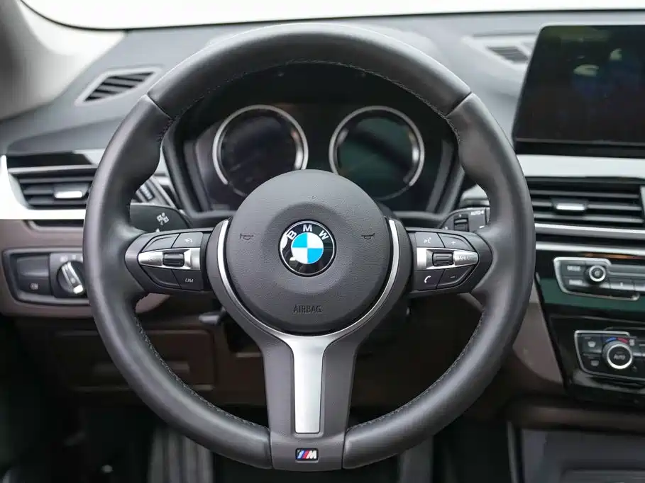 BMW X1 — фото 11