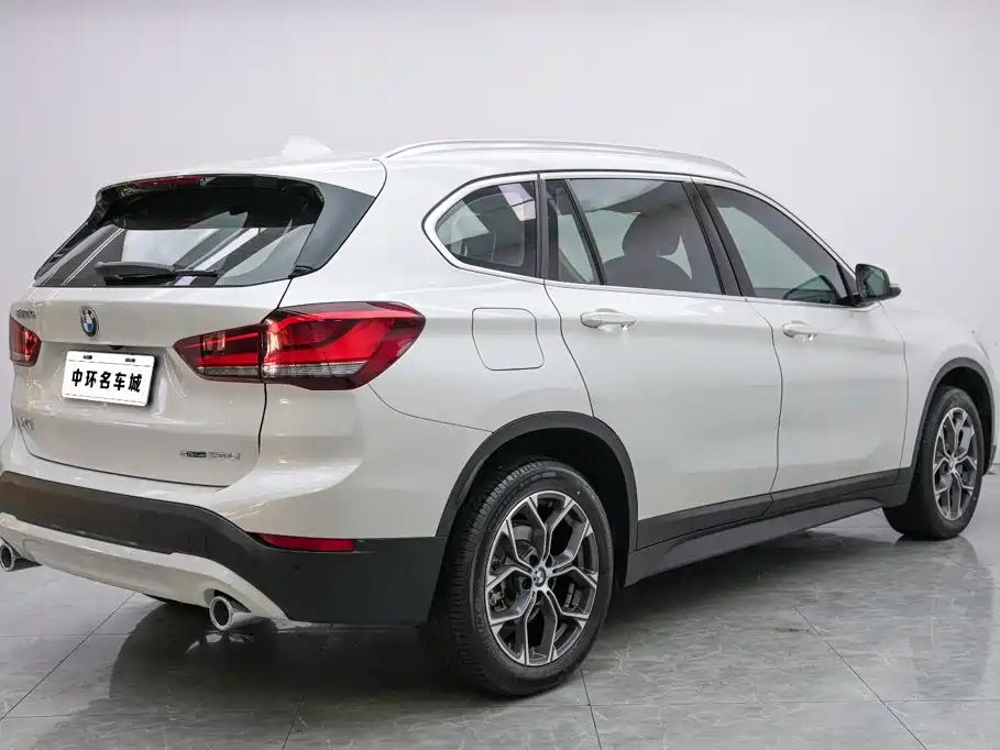 BMW X1 — фото 17