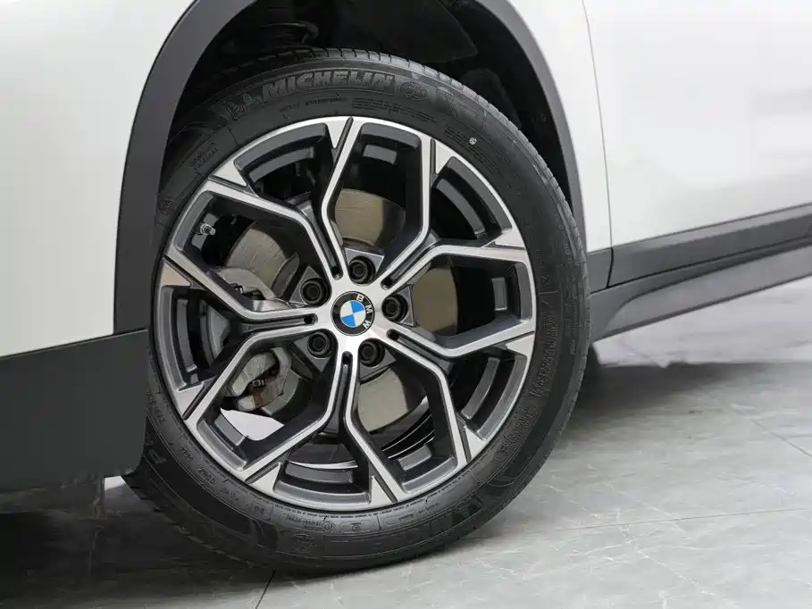 BMW X1 — фото 3