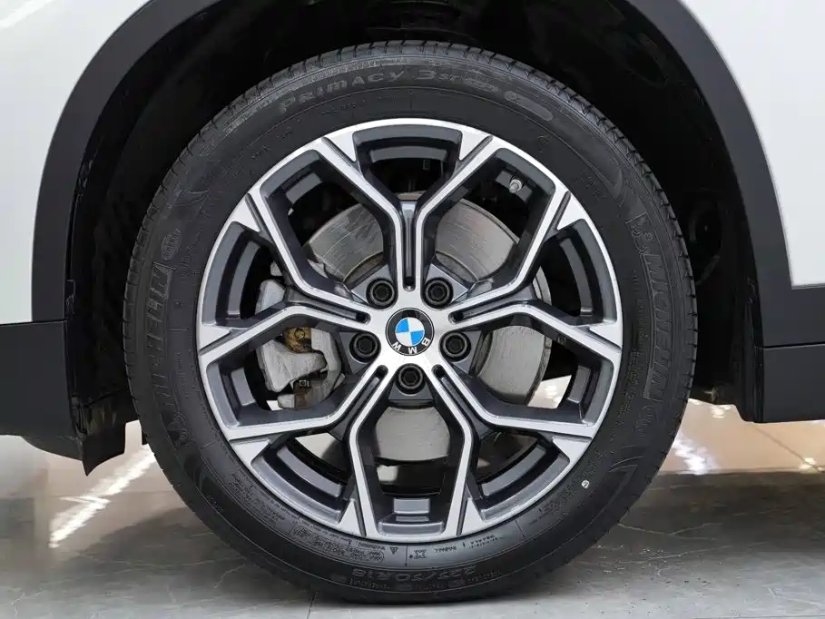 BMW X1 — фото 5