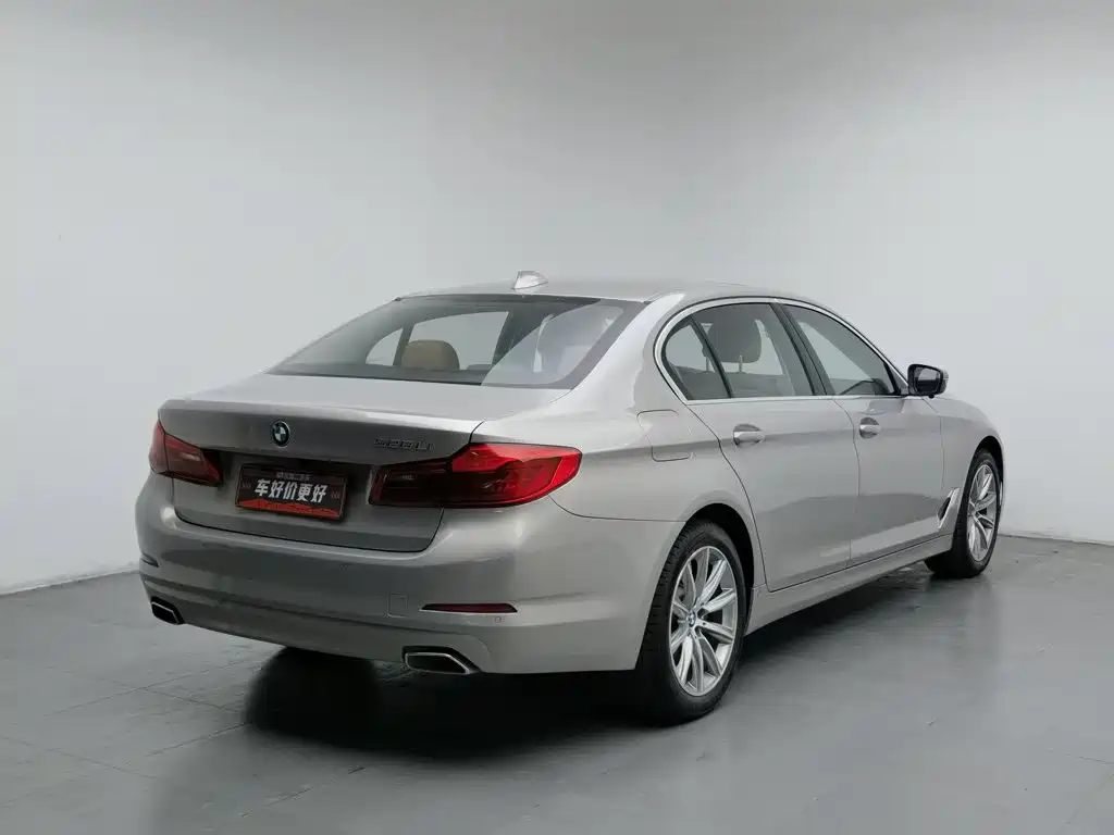 BMW 5 Series — фото 2