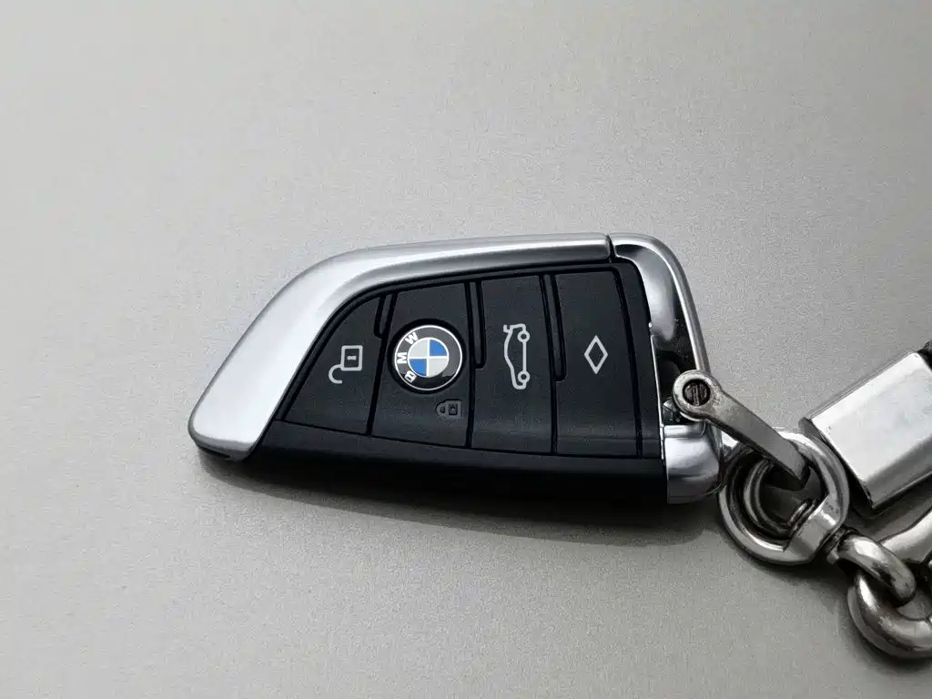 BMW 5 Series — фото 19