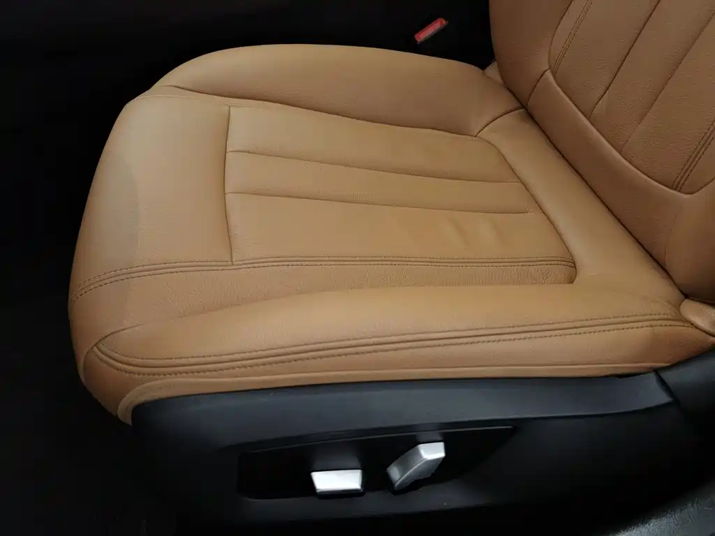 BMW 5 Series — фото 20