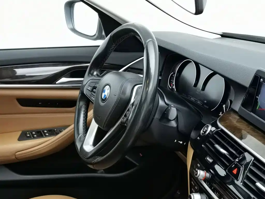 BMW 5 Series — фото 22