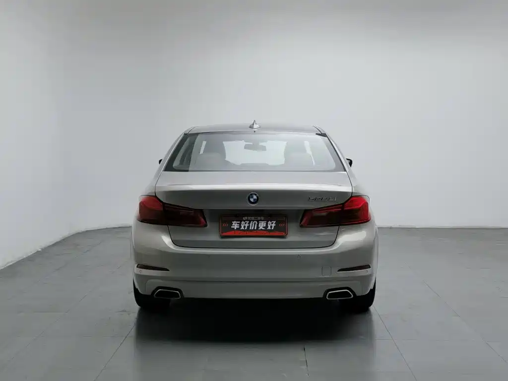 BMW 5 Series — фото 4