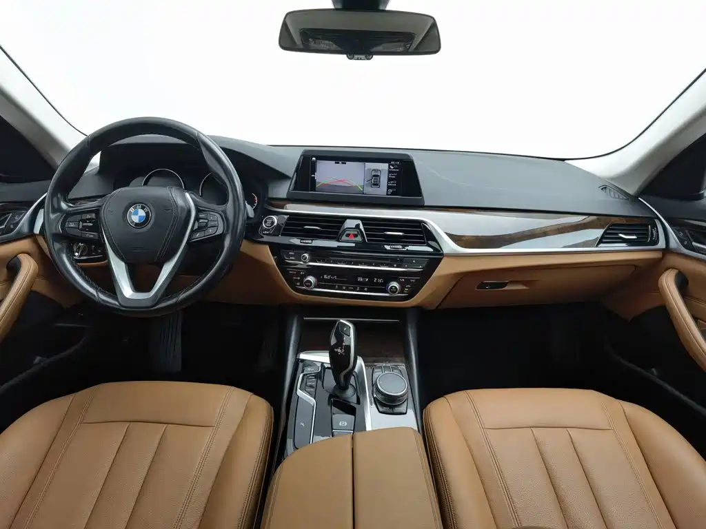 BMW 5 Series — фото 5