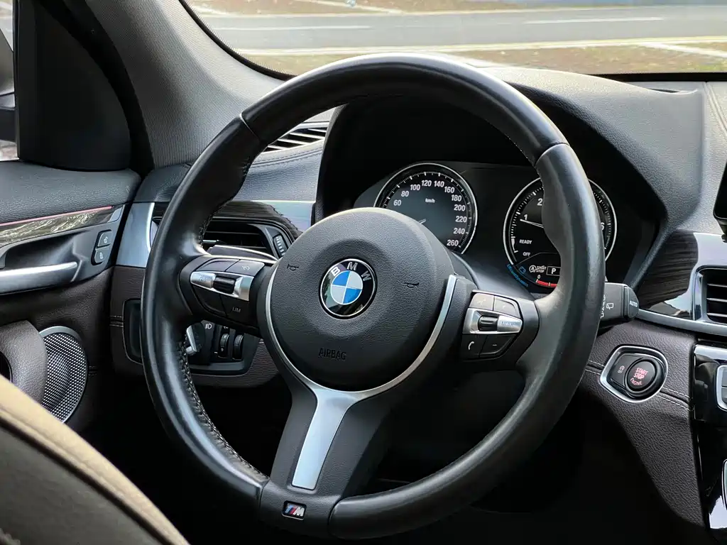 BMW X1 — фото 25