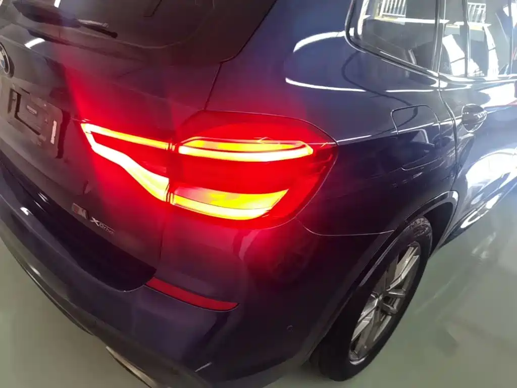 BMW X3 — фото 8