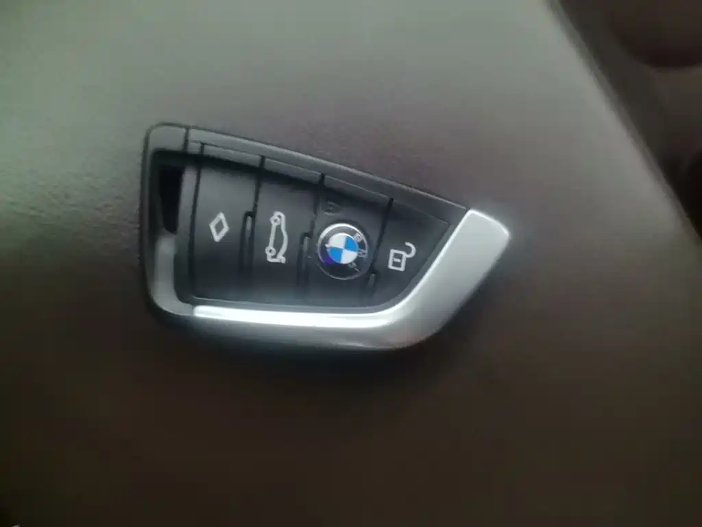 BMW X3 — фото 9