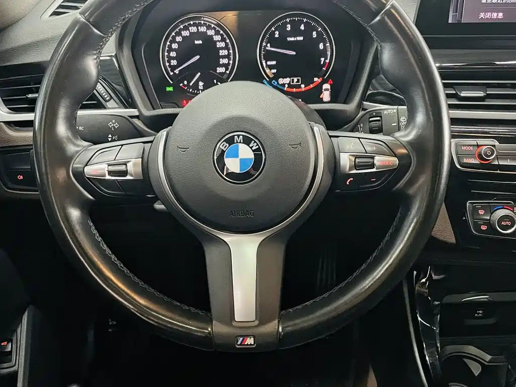BMW X1 — фото 13