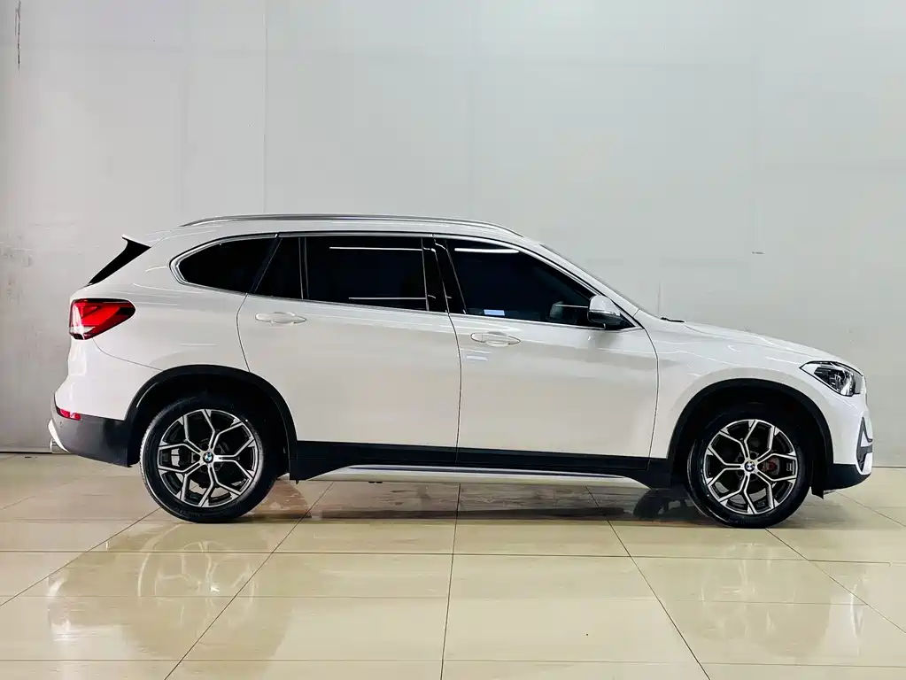 BMW X1 — фото 5