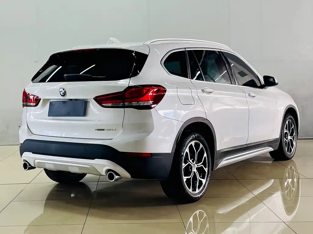 BMW X1 — фото 7
