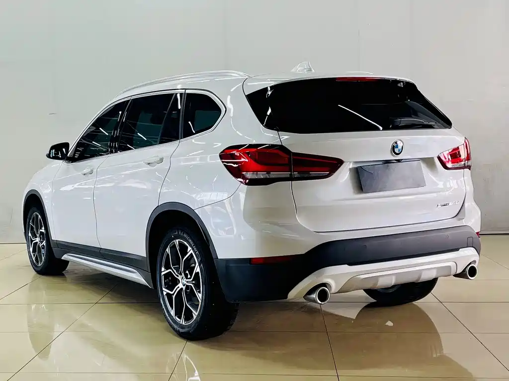 BMW X1 — фото 9