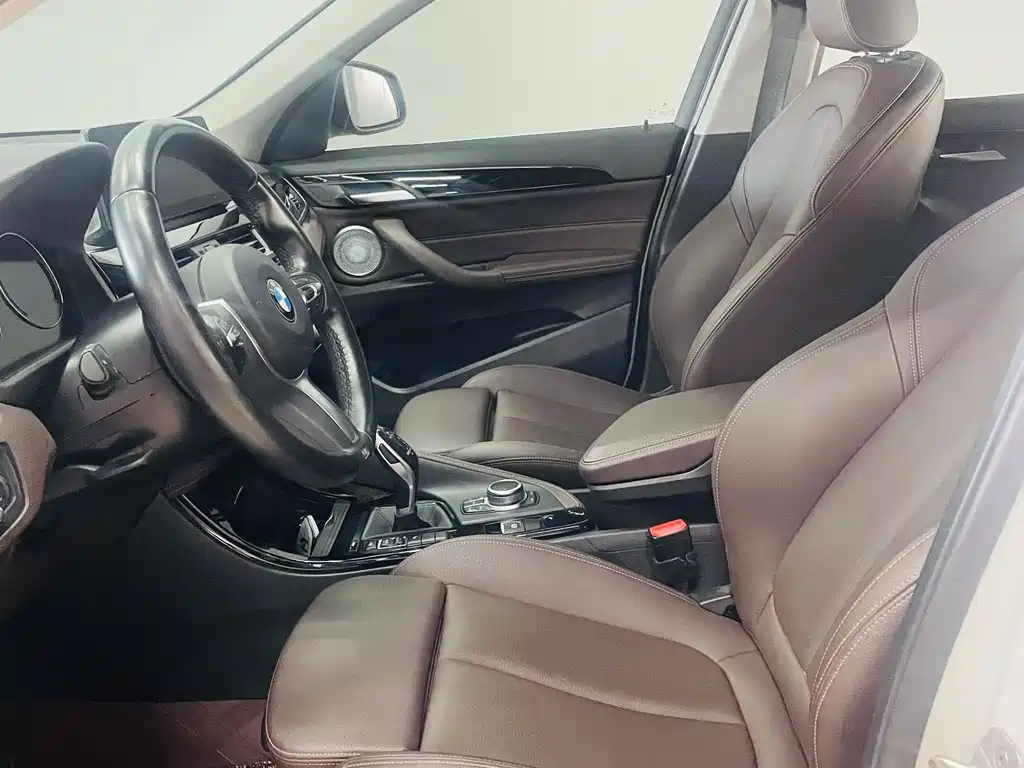 BMW X1 — фото 10