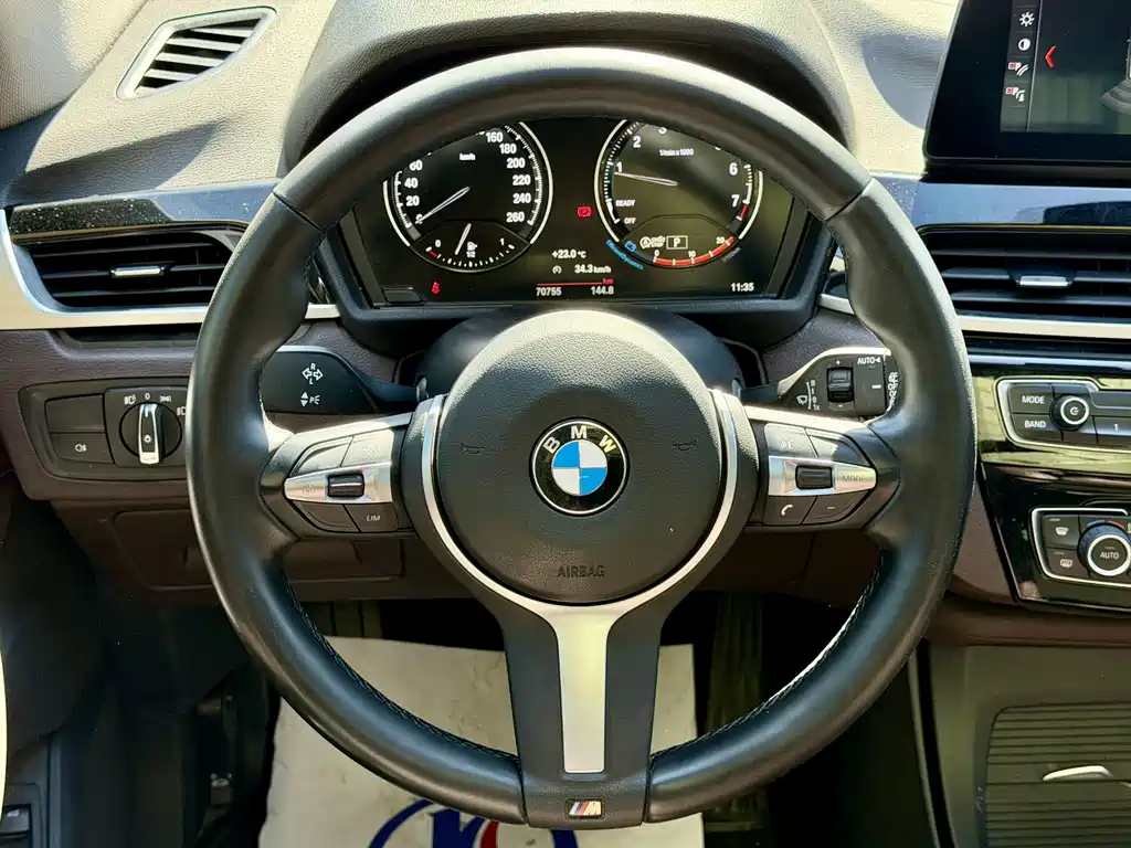 BMW X1 — фото 11