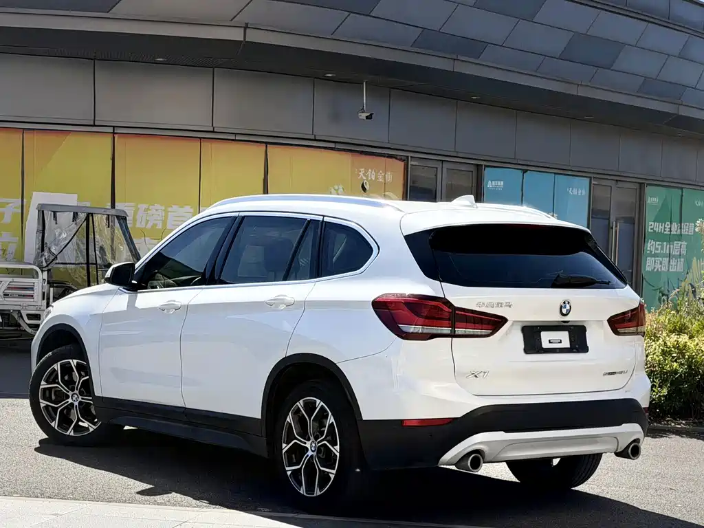 BMW X1 — фото 5