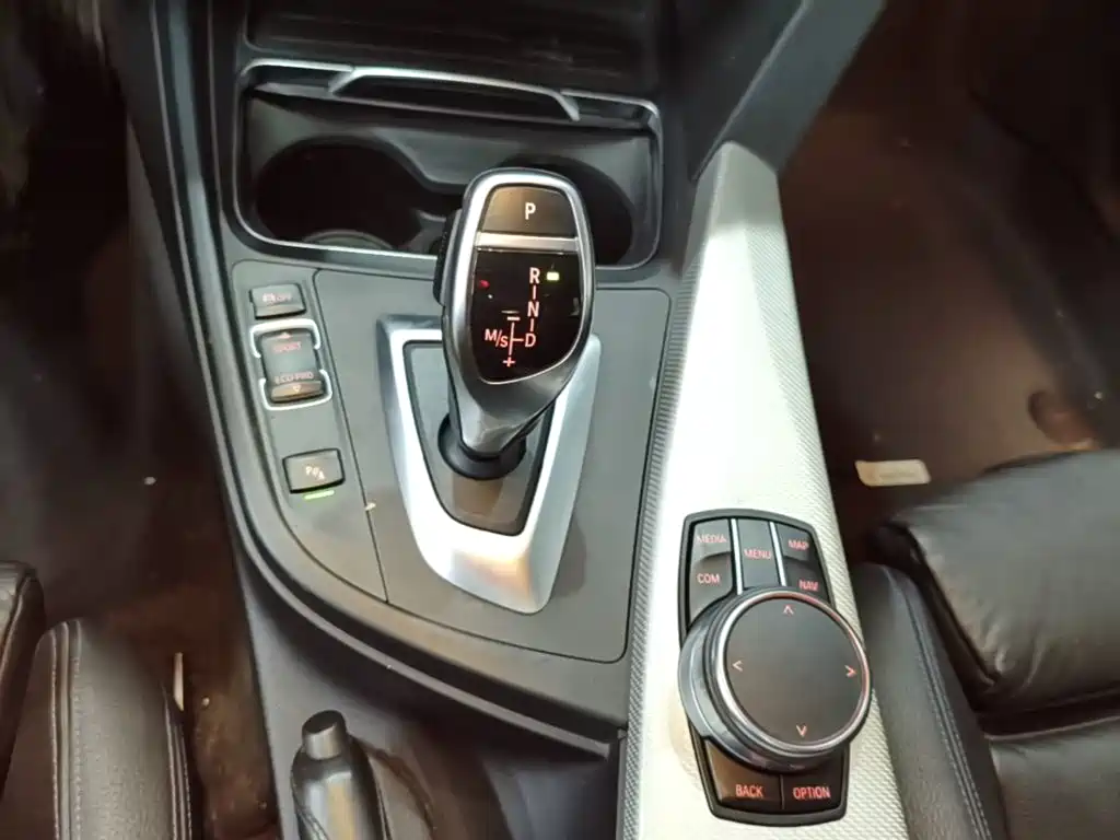 BMW 3 Series GT — фото 14