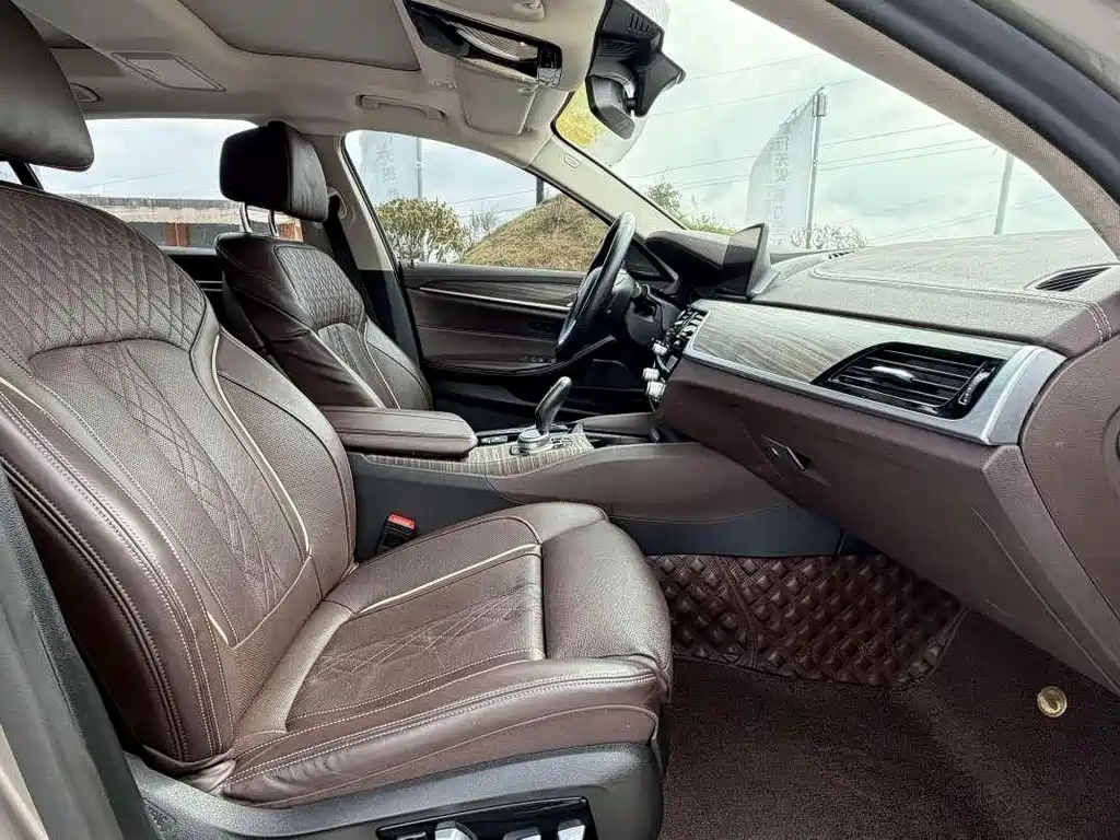 BMW 5 Series New Energy — фото 4