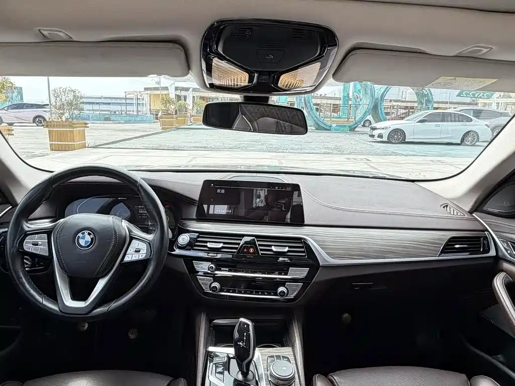 BMW 5 Series New Energy — фото 5
