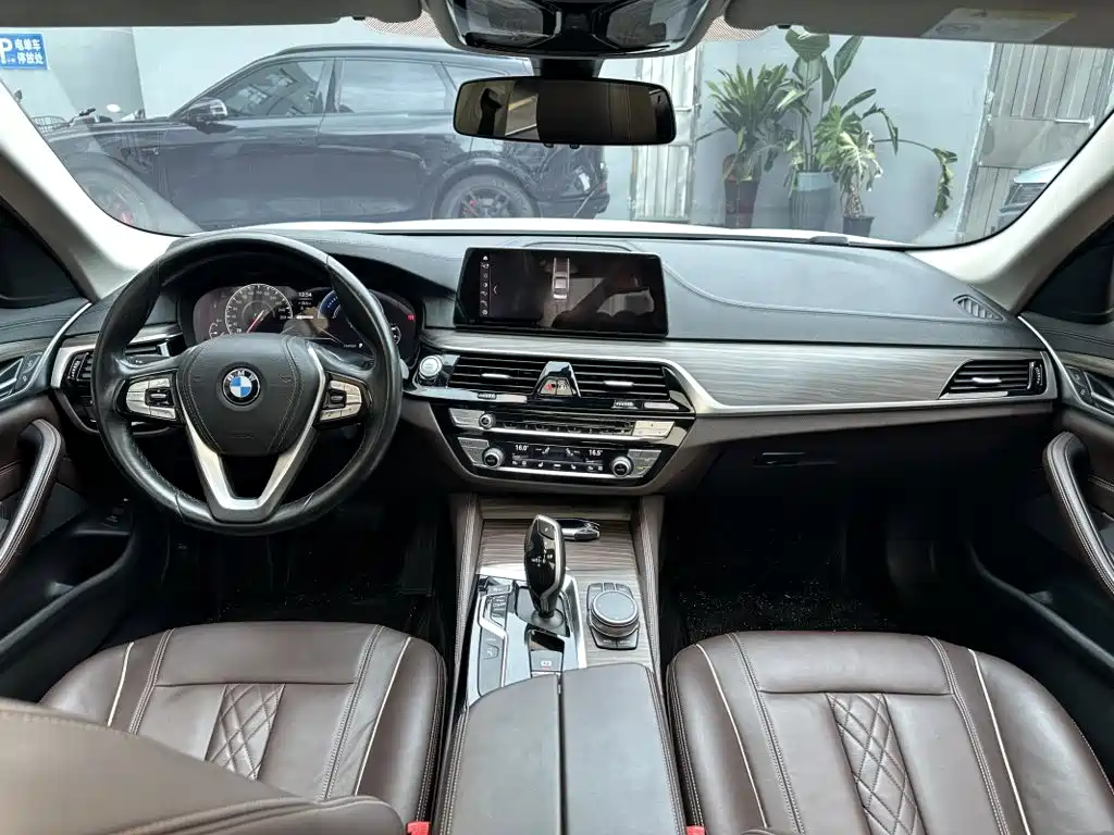 BMW 5 Series New Energy — фото 4