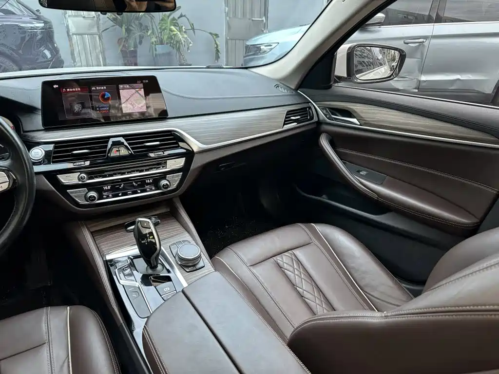 BMW 5 Series New Energy — фото 5
