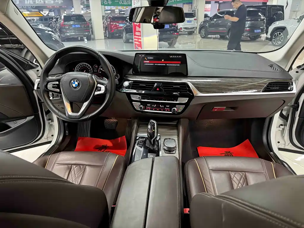 BMW 5 Series — фото 17