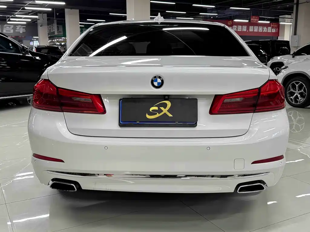 BMW 5 Series — фото 4