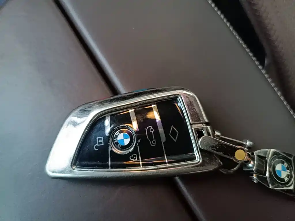 BMW 5 Series — фото 9