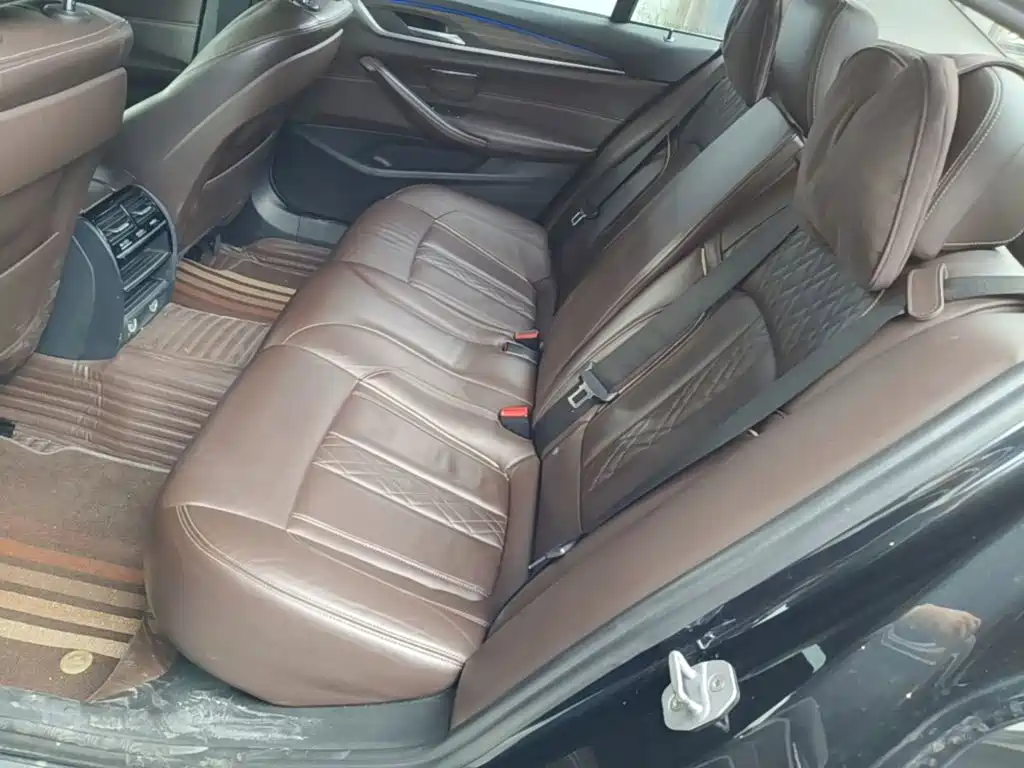 BMW 5 Series — фото 17