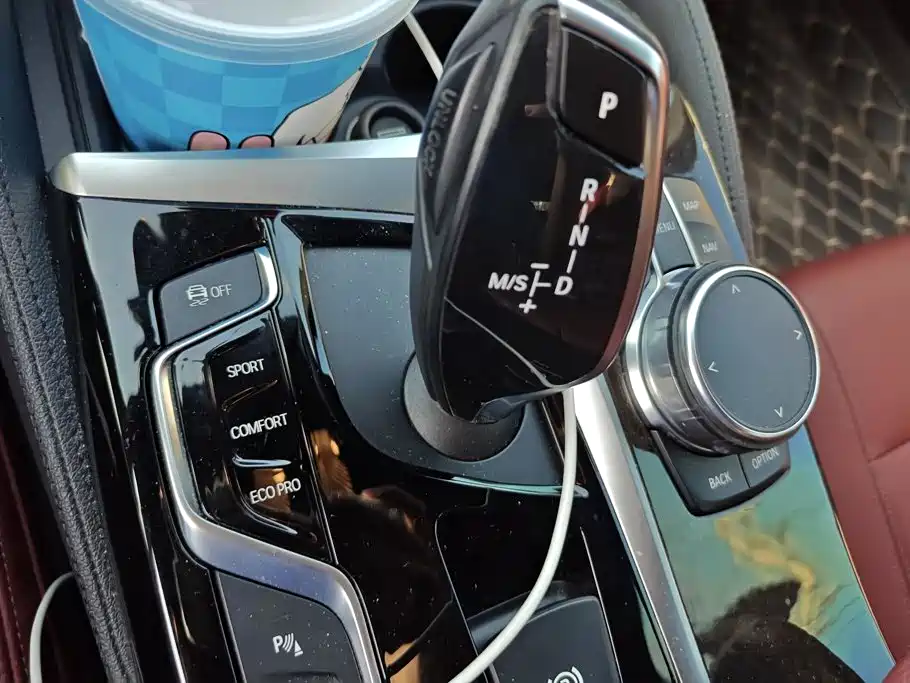 BMW 5 Series — фото 14