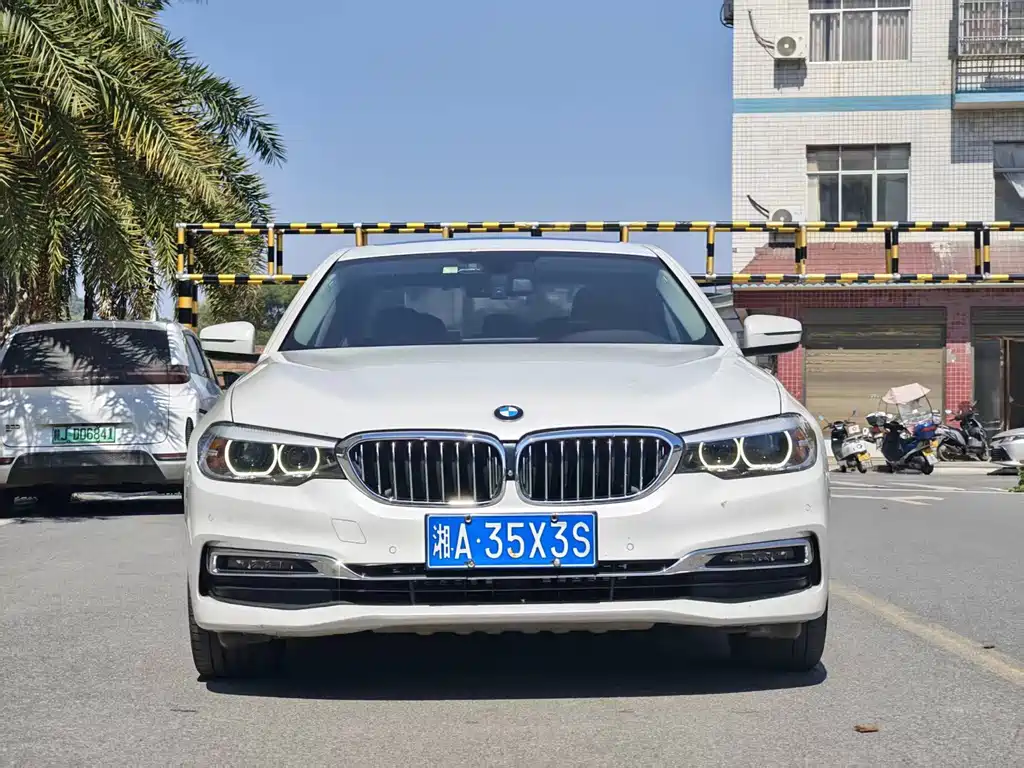 BMW 5 Series — фото 2
