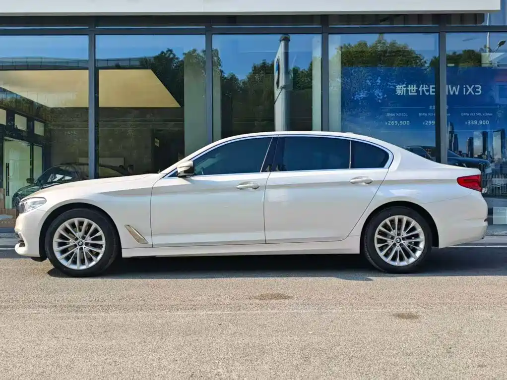 BMW 5 Series — фото 4