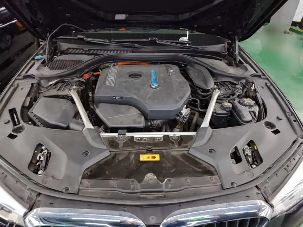 BMW 5 Series New Energy — фото 20