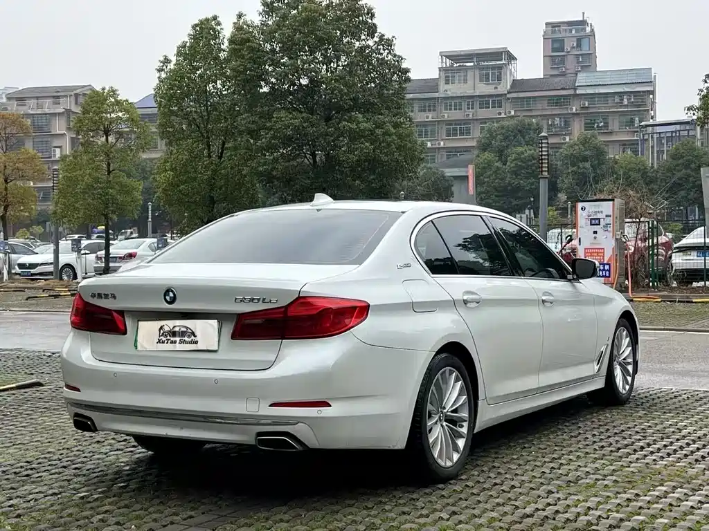 BMW 5 Series New Energy — фото 5