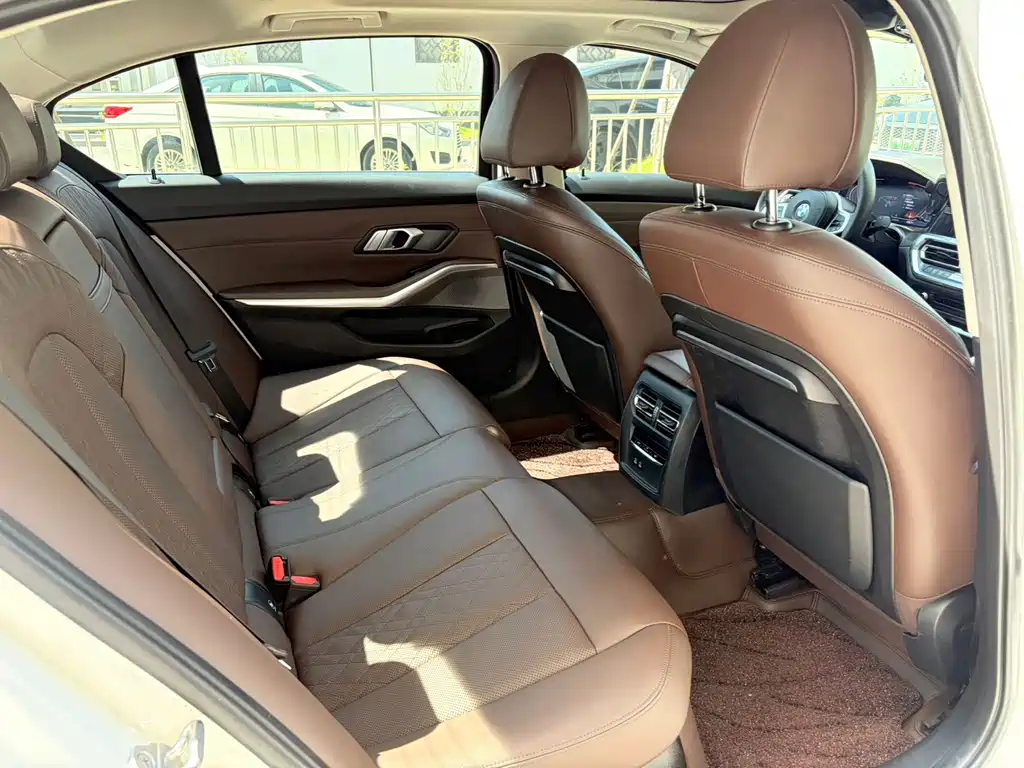 BMW 3 Series — фото 10