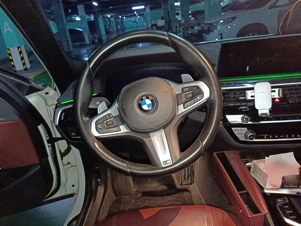 BMW 5 Series — фото 11