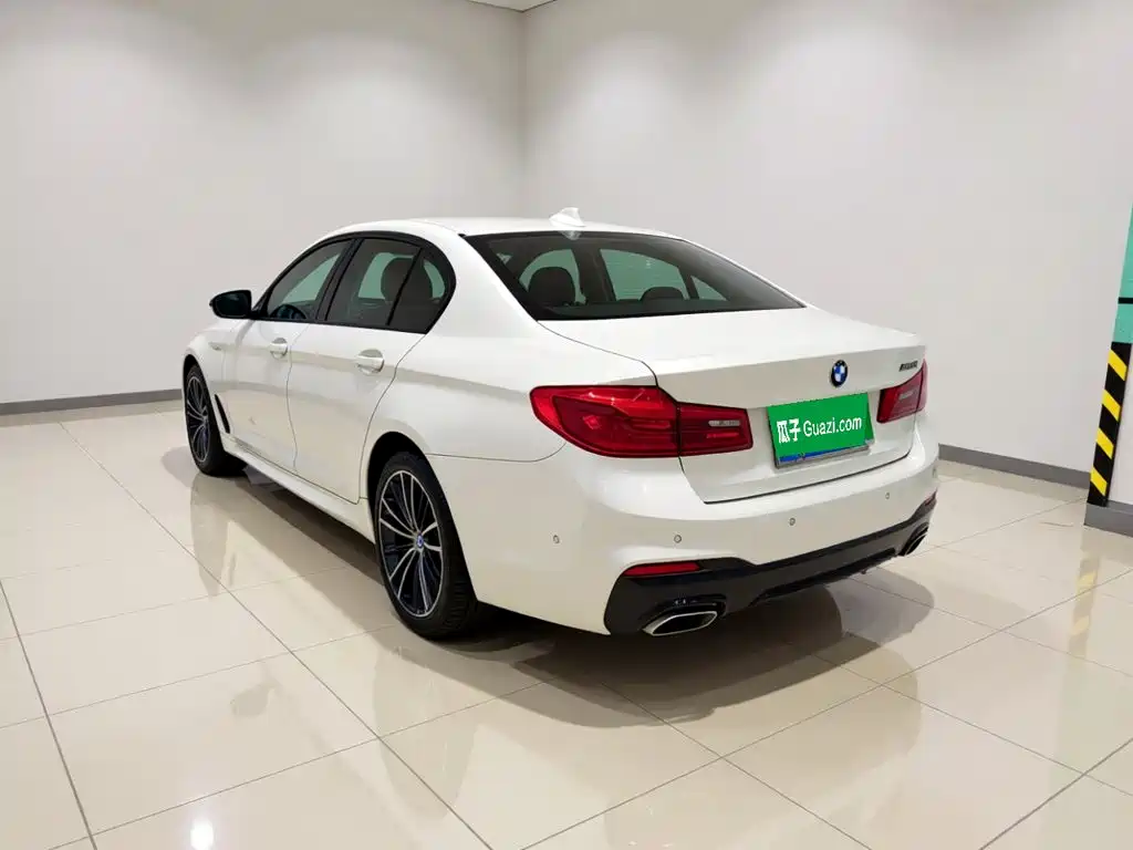 BMW 5 Series — фото 4