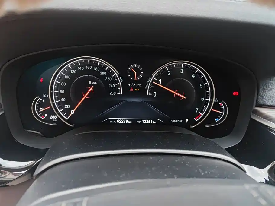 BMW 5 Series — фото 14