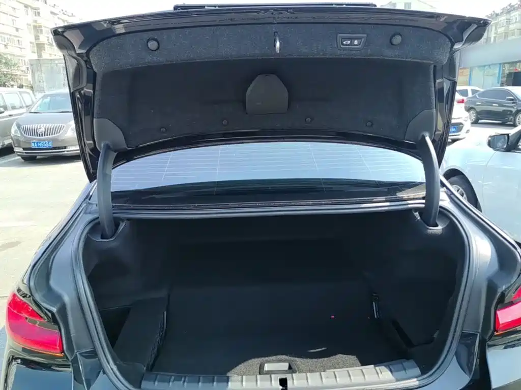 BMW 5 Series New Energy — фото 19