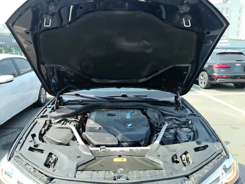 BMW 5 Series New Energy — фото 20