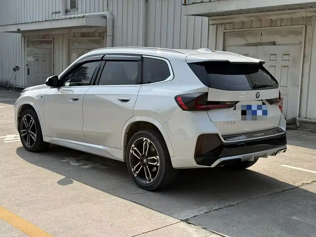 BMW X1 — фото 10