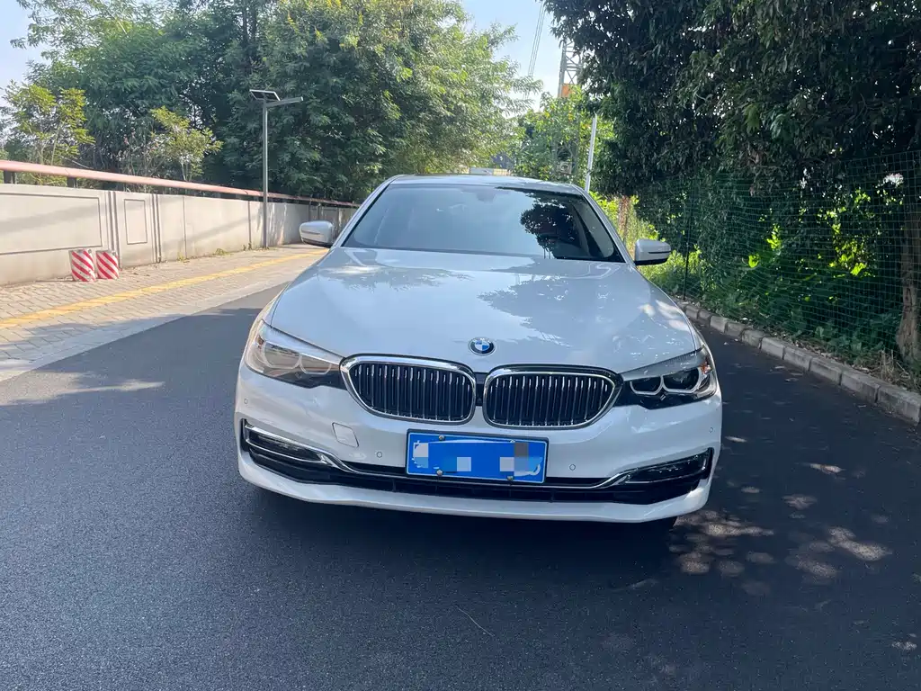 BMW 5 Series — фото 2