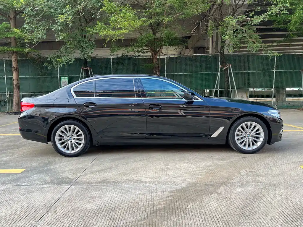 BMW 5 Series — фото 2